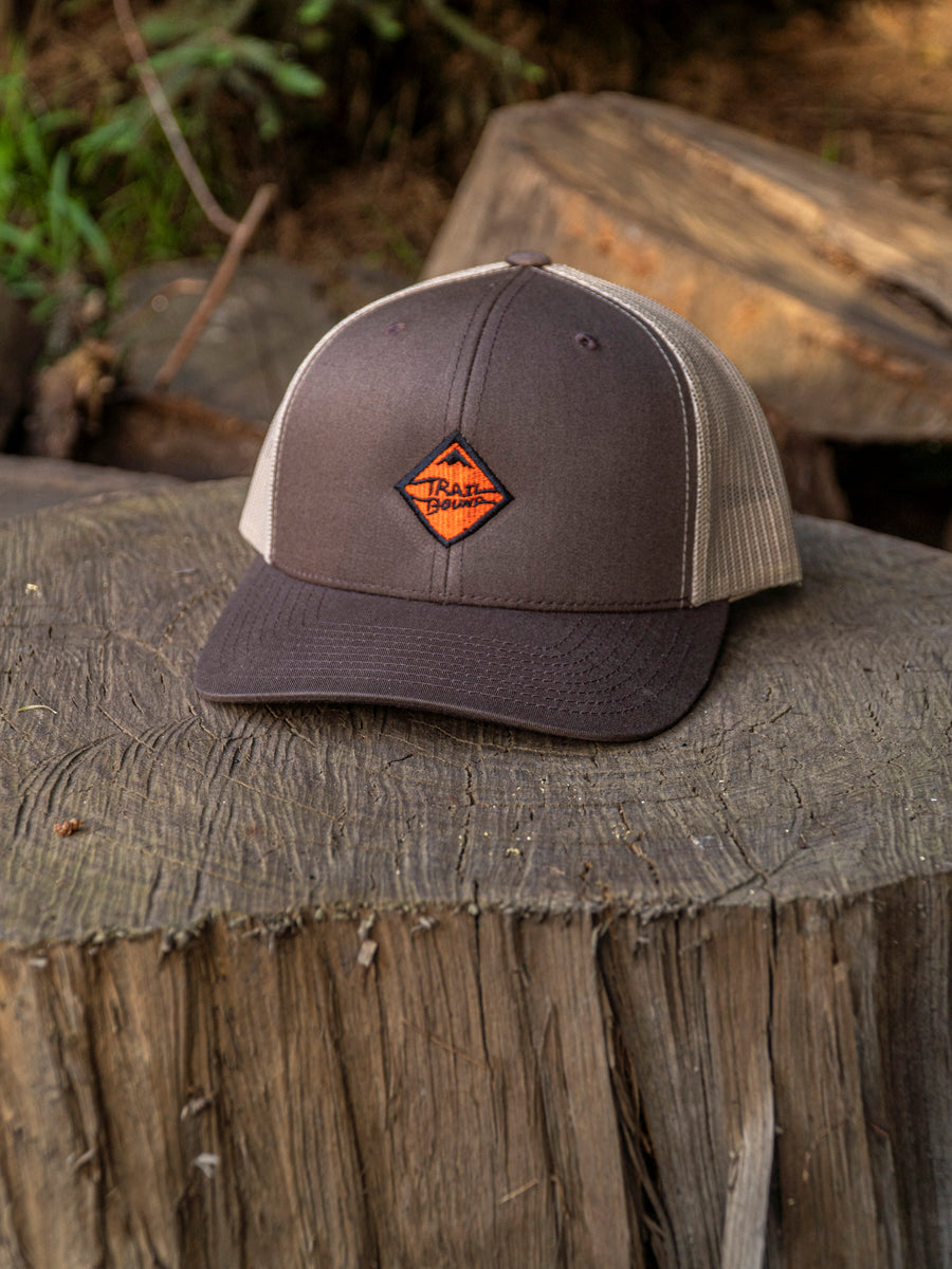 ZIG-ZAG MOTIF HAT - DARK BROWN